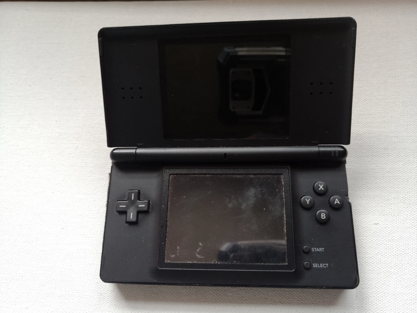 For parts as is Nintendo DS Lite - Black