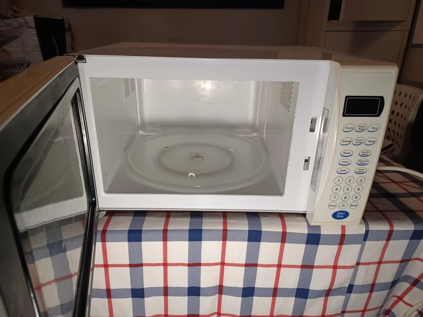 Danby Designer Microwave - photo 3
