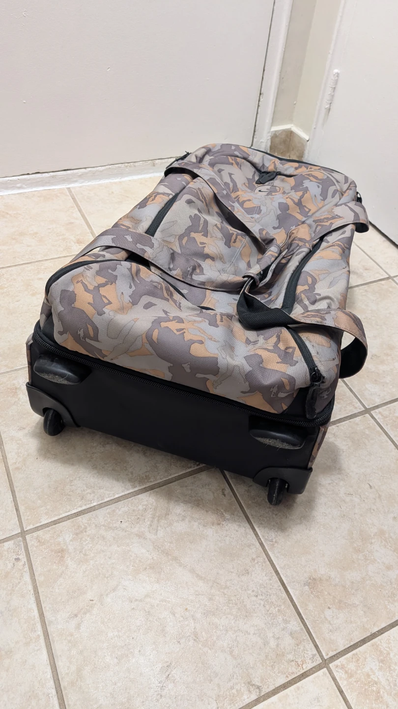 Nike Camouflage Rolling Duffle Bag - photo 4