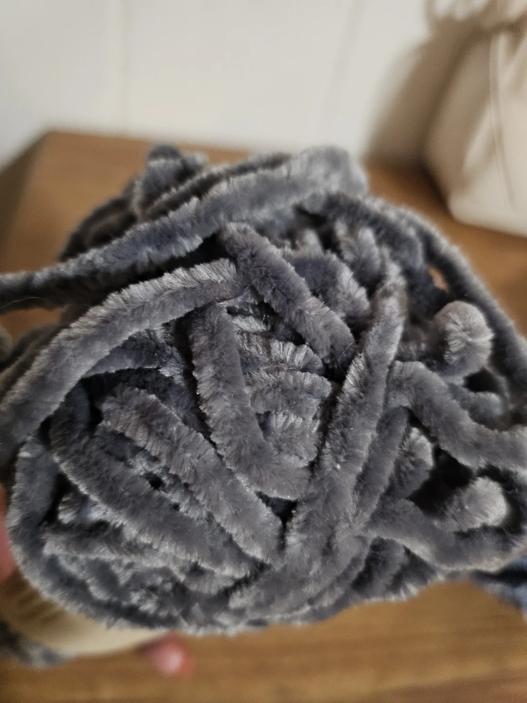 Luxurious Super Bulky Gray Yarn - photo 3