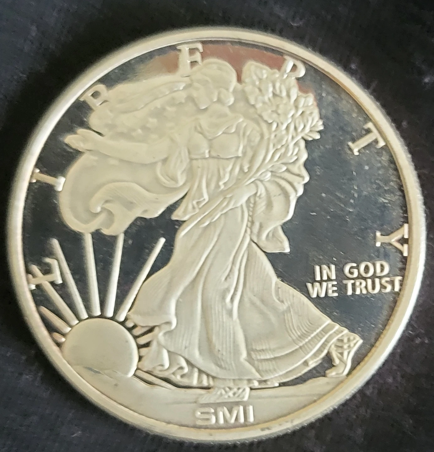1 oz Sunshine Mint Walking Liberty Silver Round - photo 2