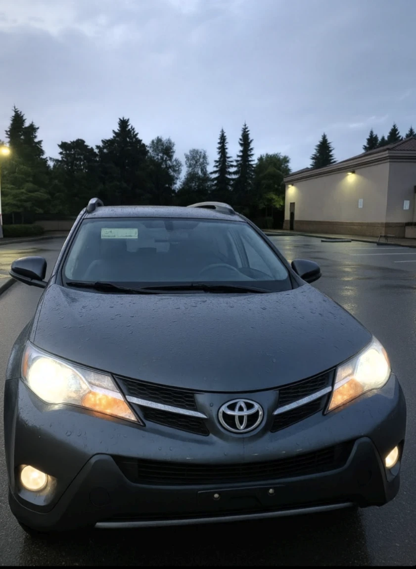 Toyota RAV4 SUV 2013