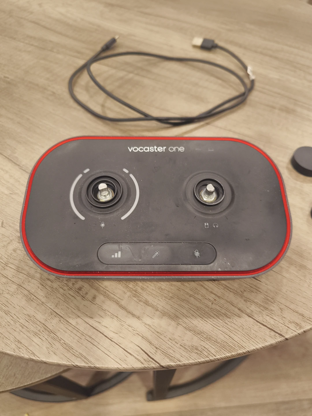 Focusrite Scarlett Vocaster One/1 With OEM USB - C Cable and XLR - photo 3