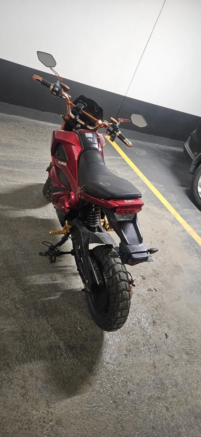 Daymak EM1 72V Lithium Electric Scooter - photo 4