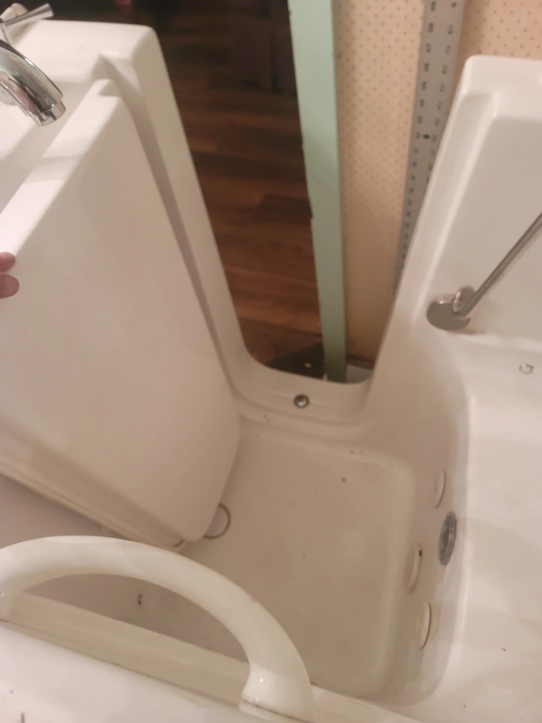 Walk-in Bathtub - photo 3