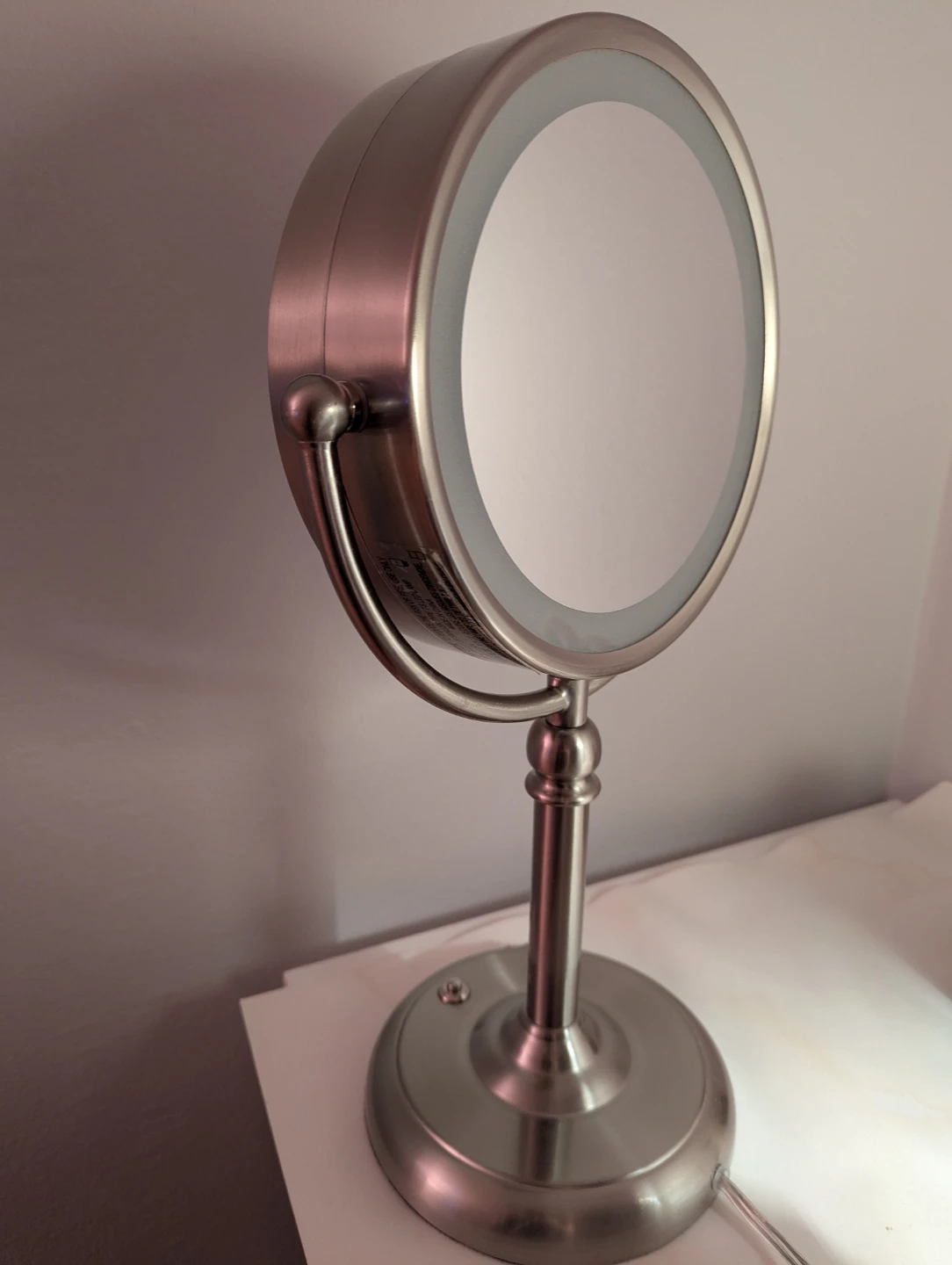LED Lighted Vanity Magnifying Mirror - photo 2
