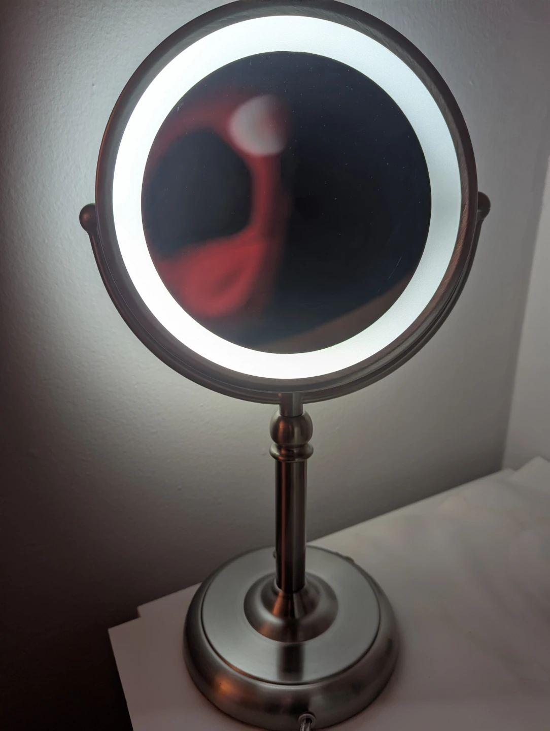 LED Lighted Vanity Magnifying Mirror