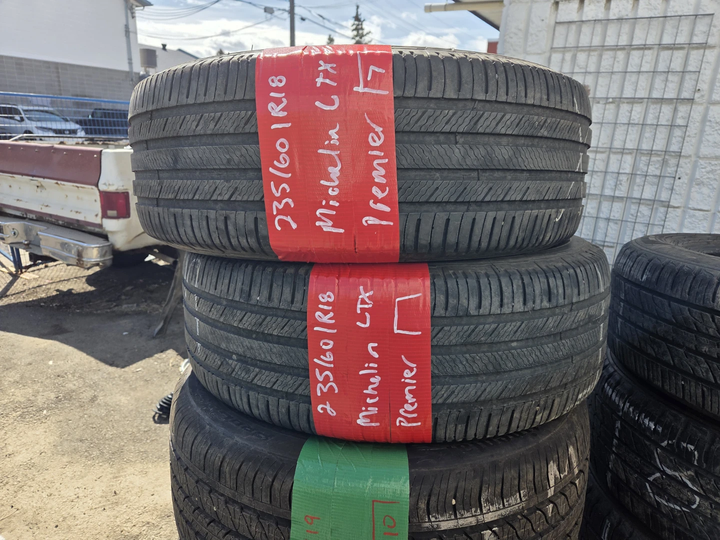 Michelin LTX Premier  235/60R18