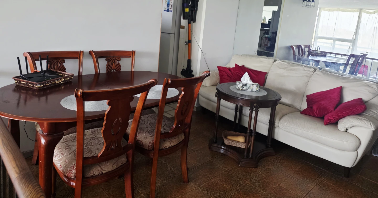 Dining Table with 4 Chairs