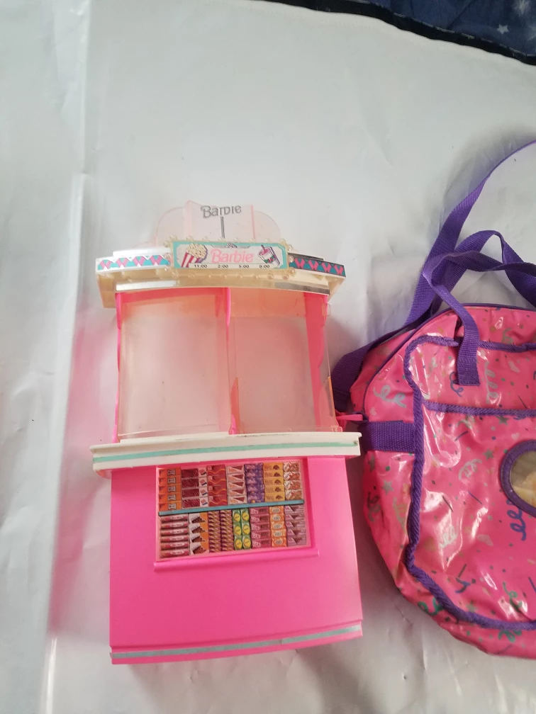 Barbie Doll & Accessories Set with Bag and Diner Booth - photo 4