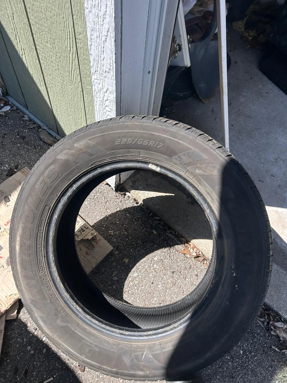 Tire 225/55R17