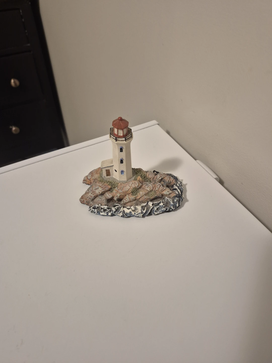 Cape Breton Island Lighthouse Figurine - photo 2
