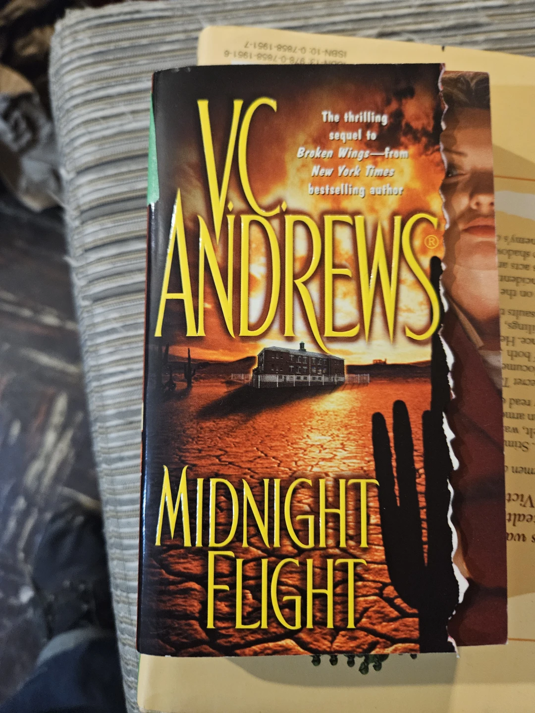 V.C. Andrews Midnight Flight Paperback Book - photo 2