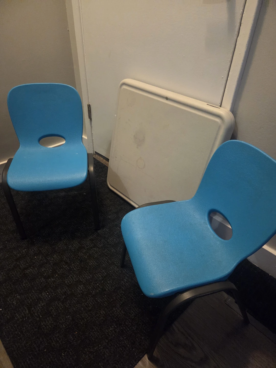 Lifetime table & 2 chairs