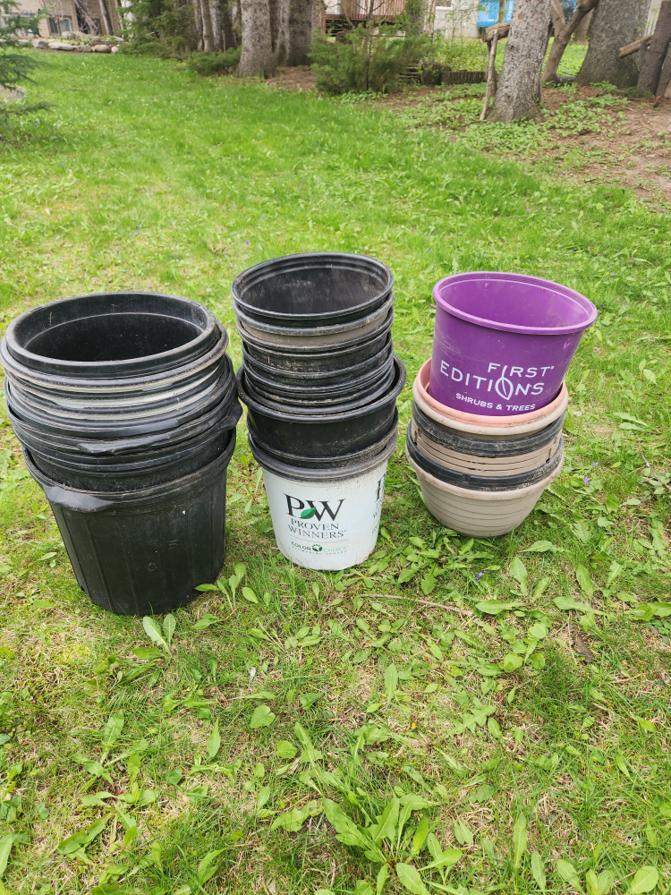 Assorted Plastic Plant Pots - Various Sizes - photo 2