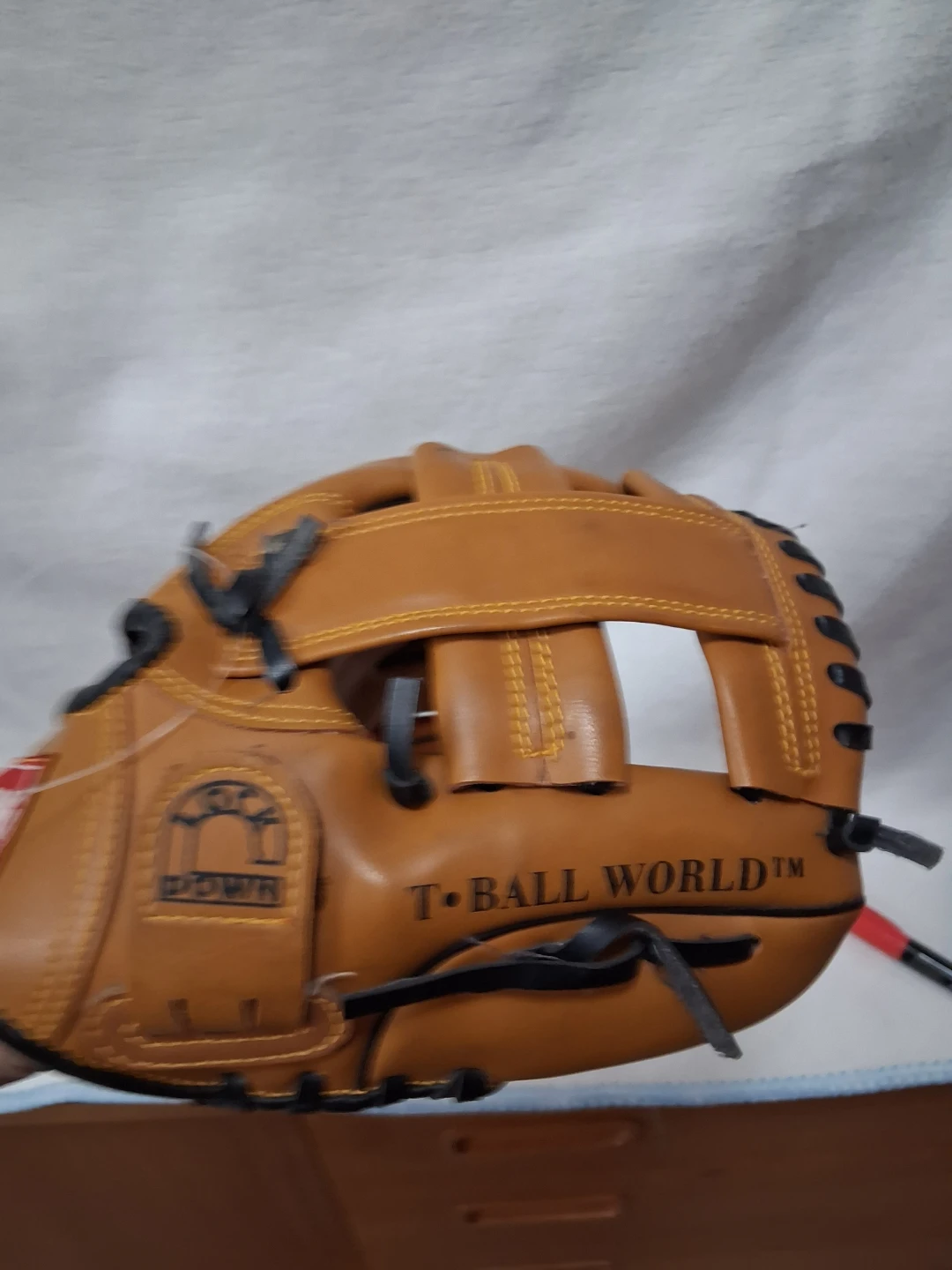 Spalding T-Ball World Baseball Glove 9 1/2 Inch - photo 2