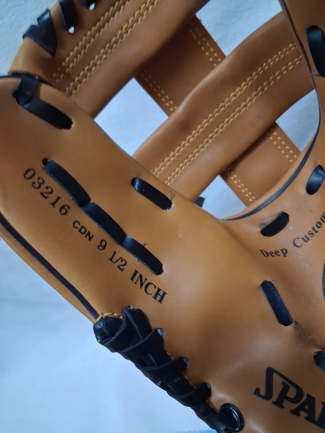 Spalding T-Ball World Baseball Glove 9 1/2 Inch - photo 3