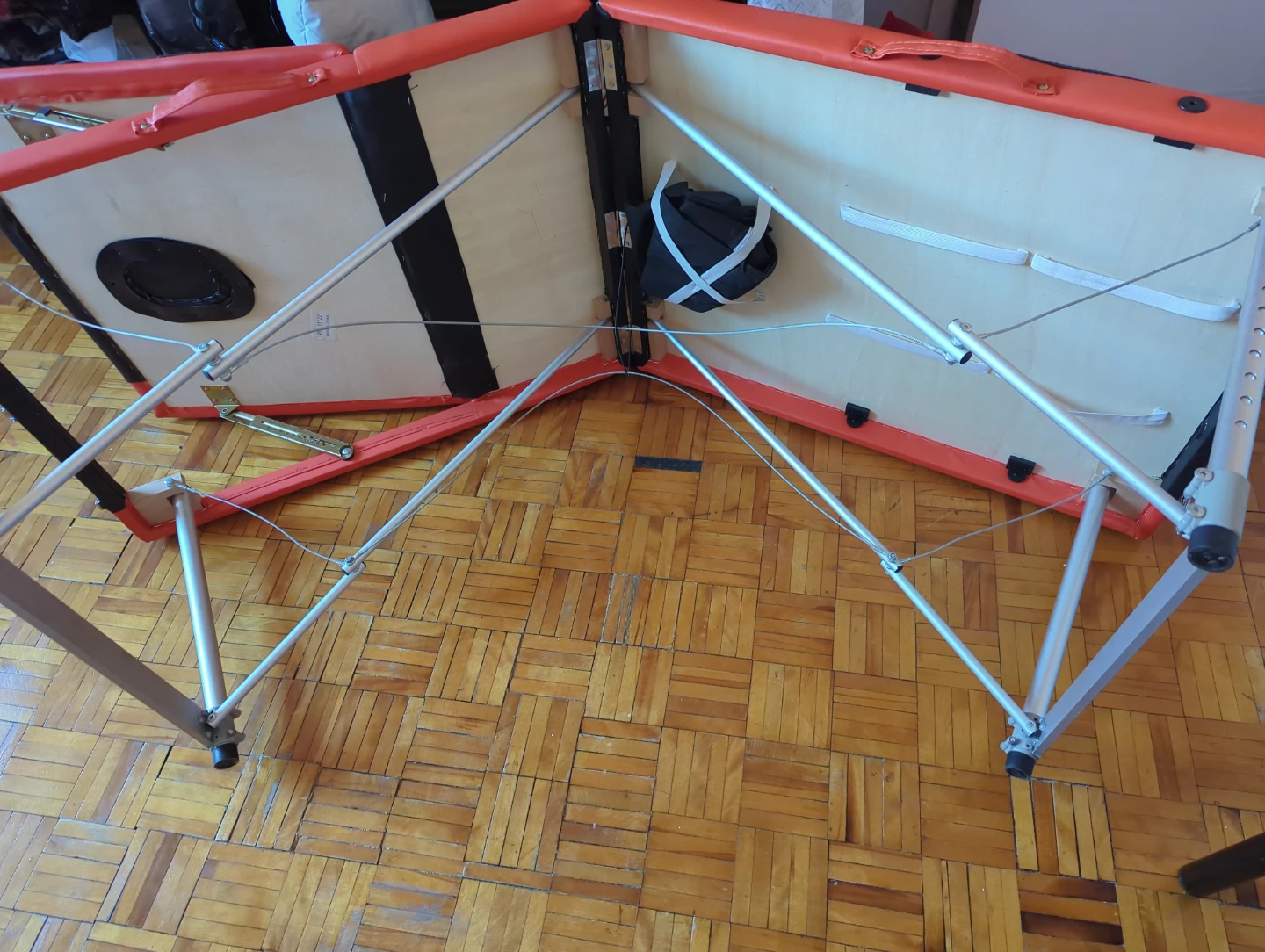 Massage Table - photo 4