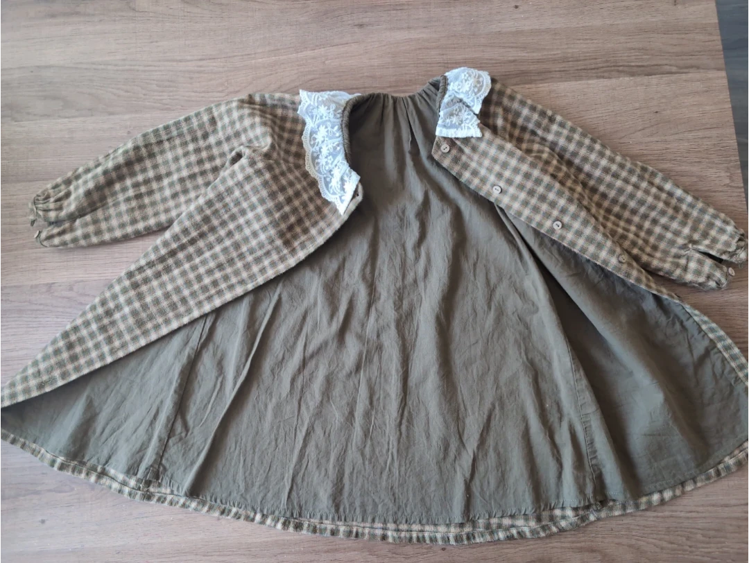 Children's Plaid Dress with Lace Collar - photo 4