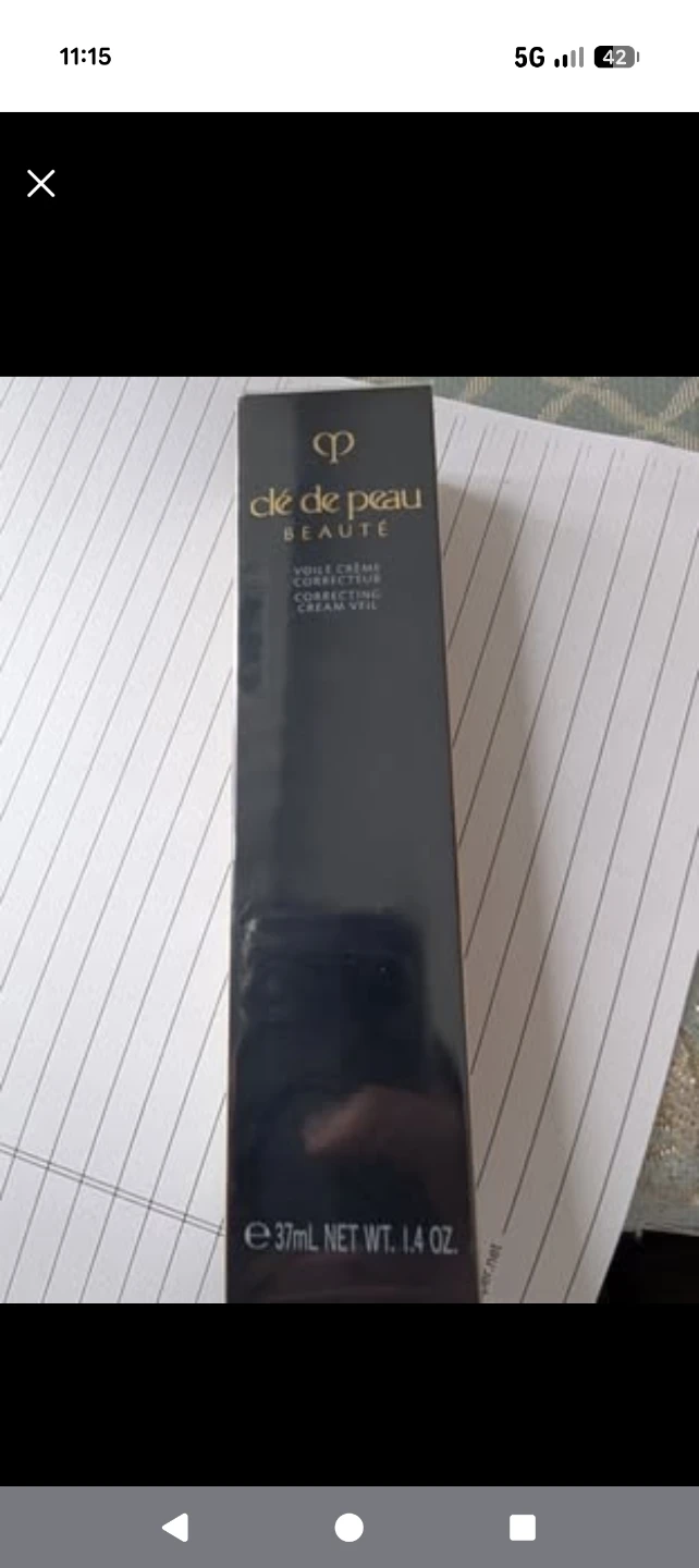 Clé de Peau Beauté Correcting Cream Veil