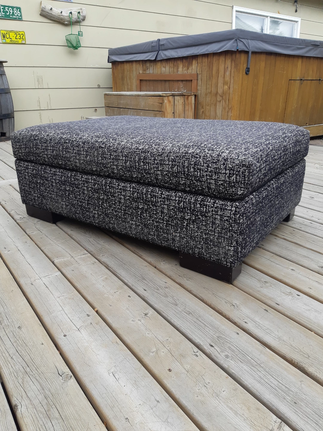 Free large ottoman - photo 2