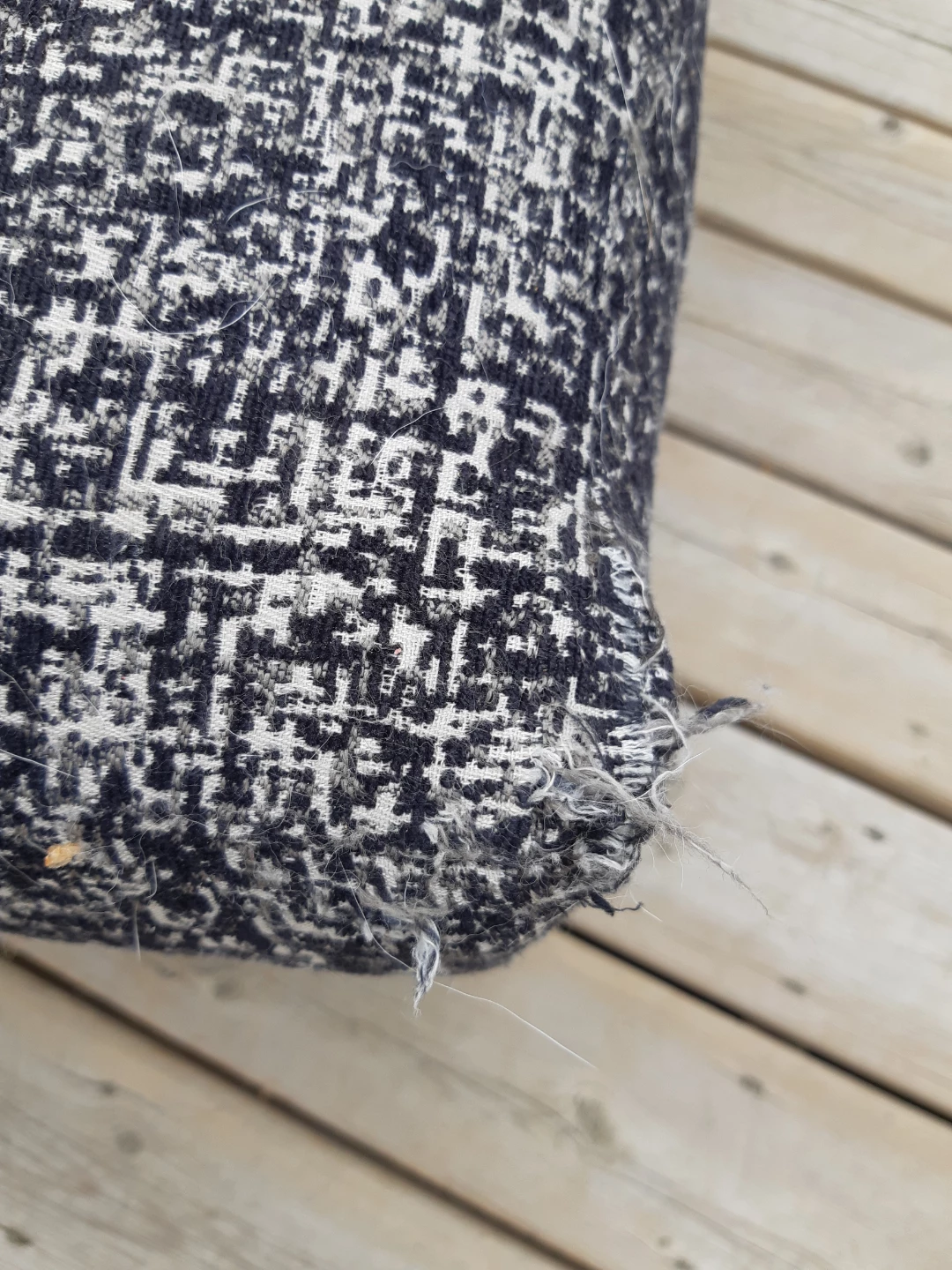 Free large ottoman - photo 5