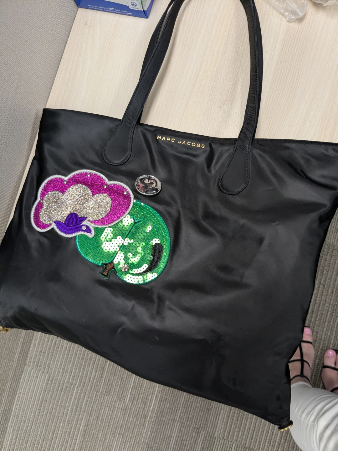 Marc Jacobs Authentic Large Tote Bag with Sequined Appliqué - photo 5