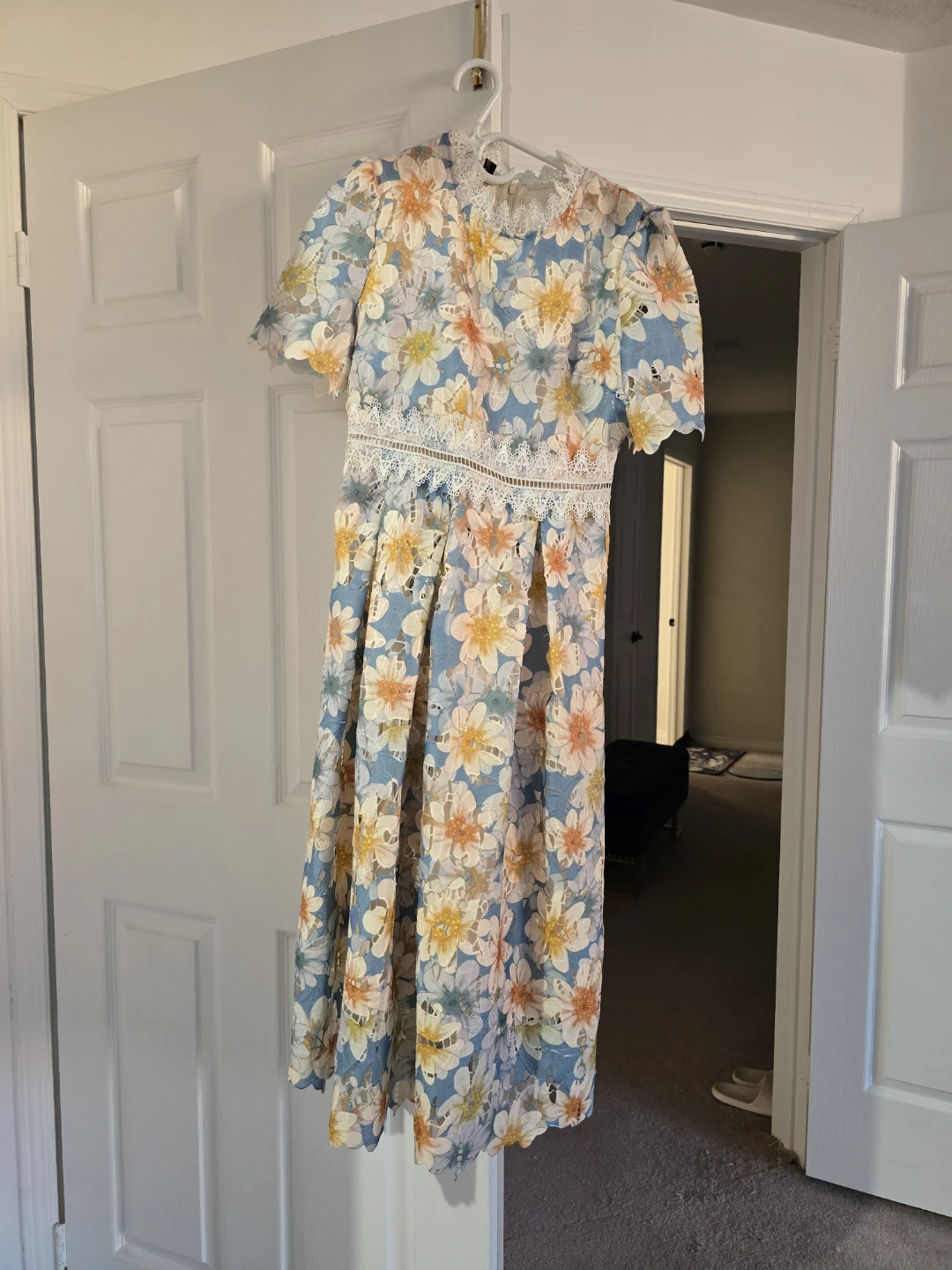 Floral Print Midi Dress with Lace Detail - photo 2