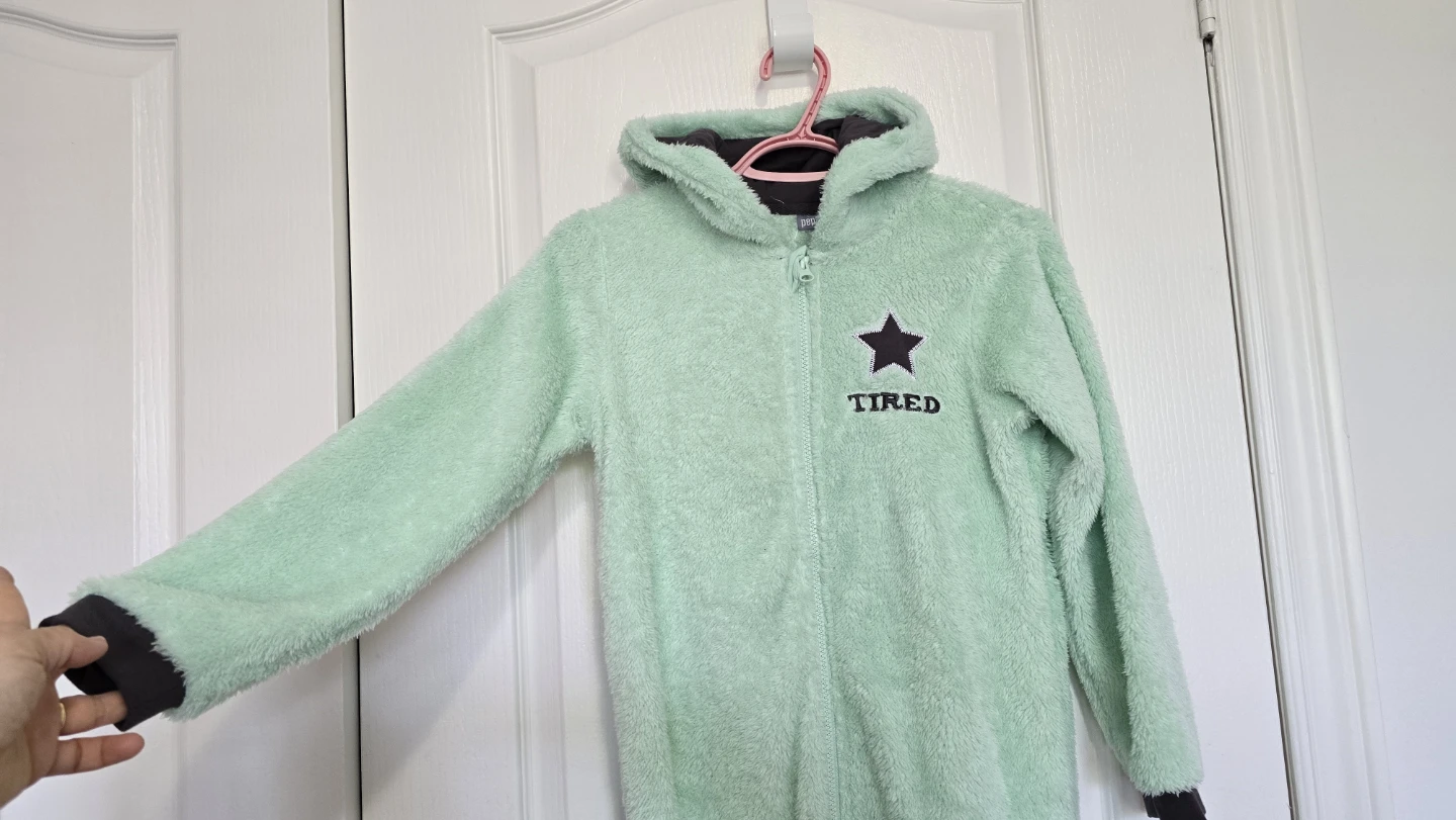 NEW Kids fleece sherpa Fuzzy Onesie - Size 8-10Y - photo 4