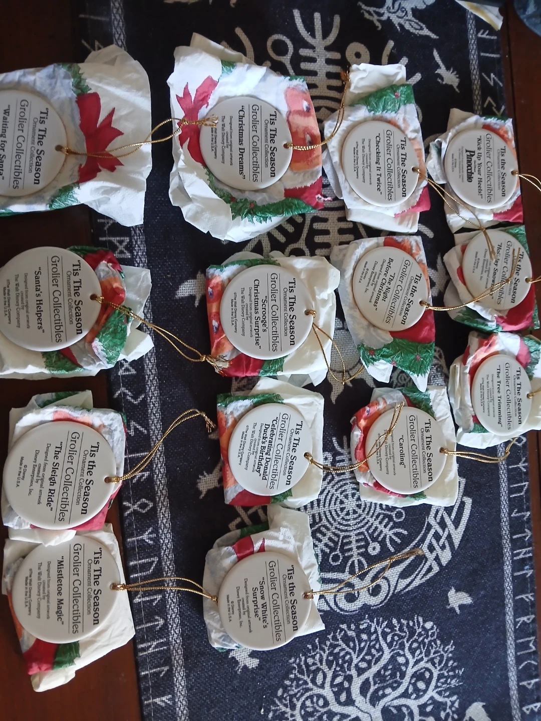 Disney 'Tis The Season Grolier Collectibles Christmas Ornaments - photo 4