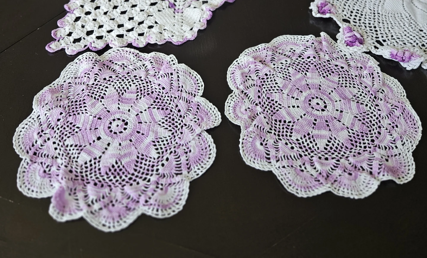 Vintage White & Purple Doilies/Table Centre Pieces - photo 2