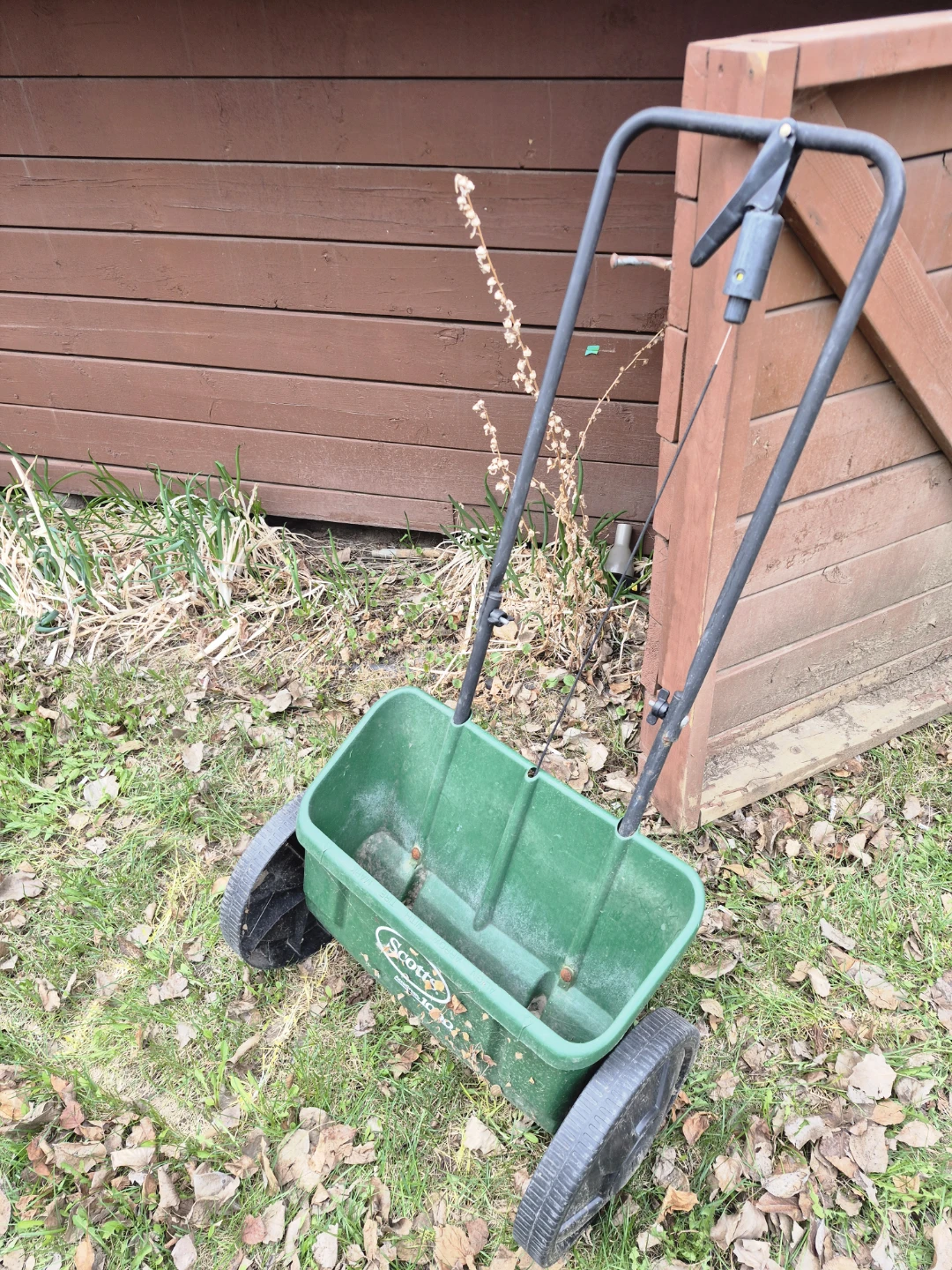 Scotts Spreader - photo 2