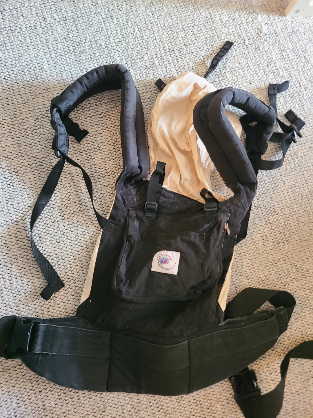 Ergobaby Baby Carrier - photo 2