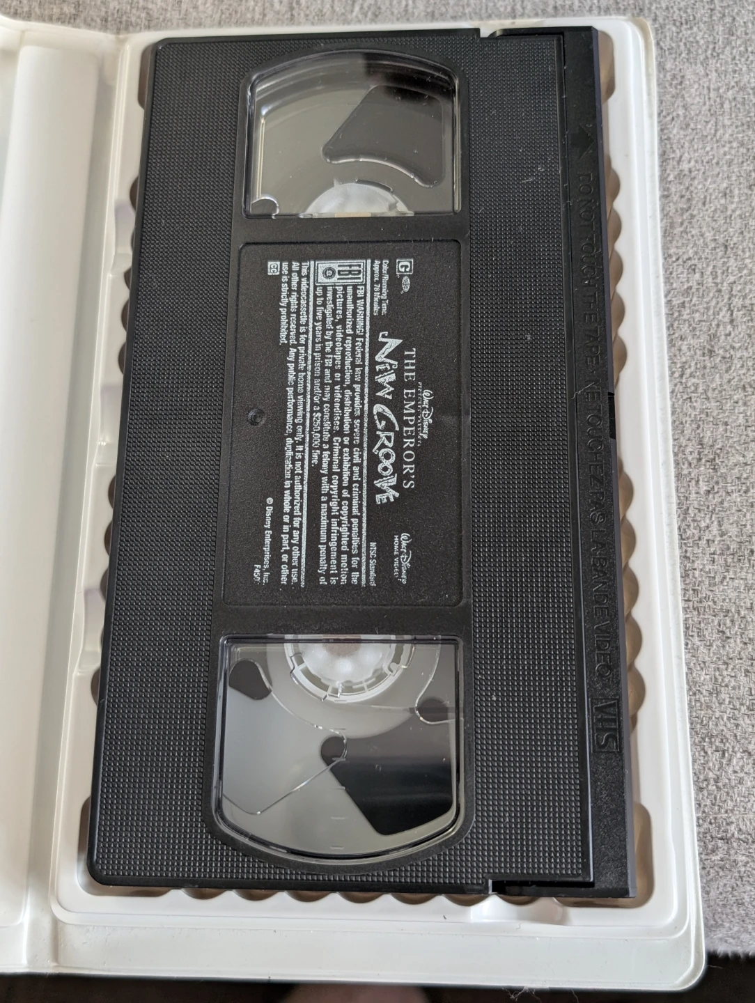 Disney's The Emperor's New Groove VHS - photo 2