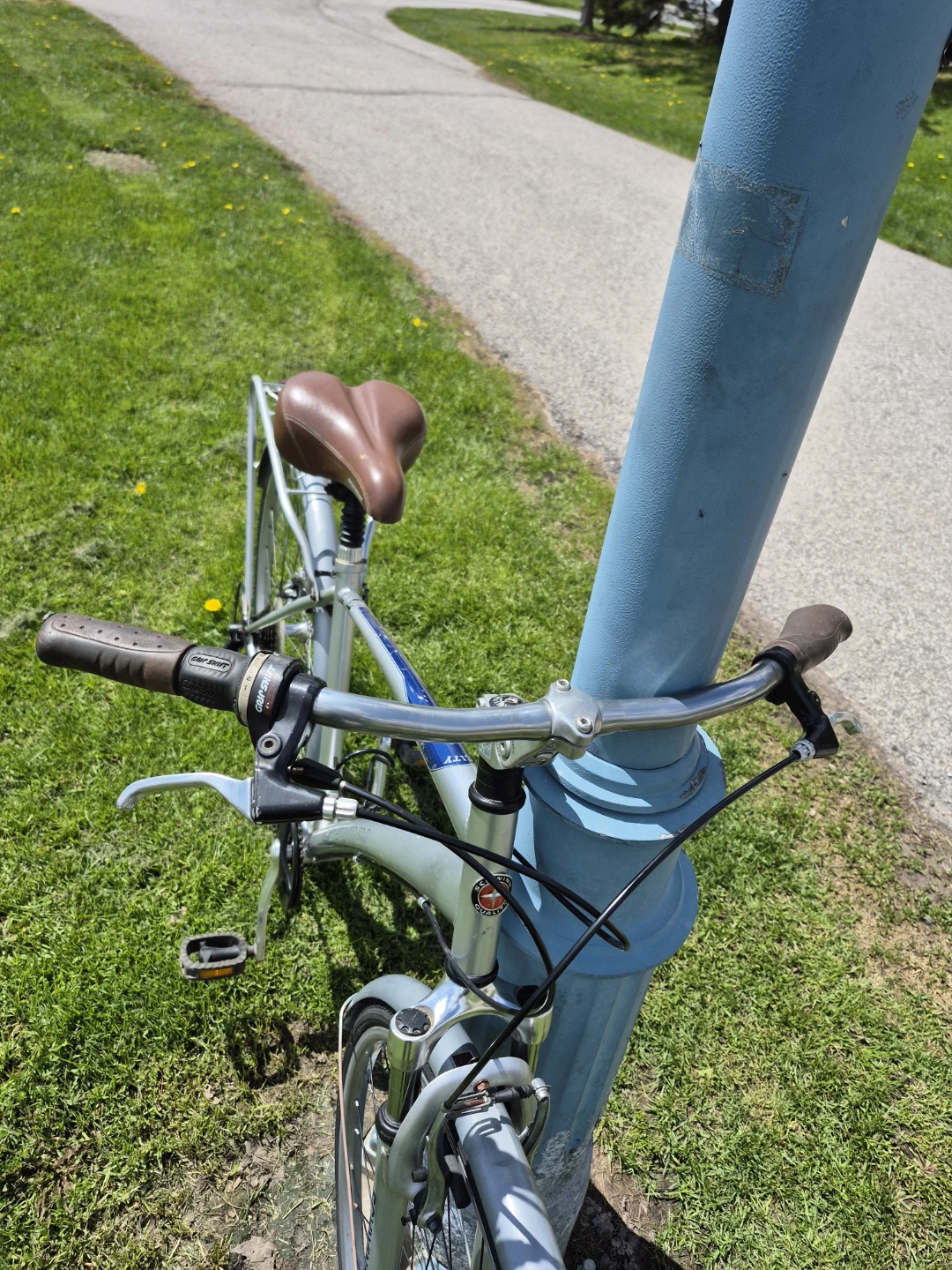 Schwinn Hybrid Bike adjustable handlebar - photo 5