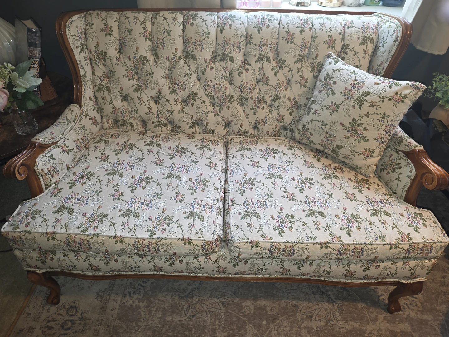 Vintage floral loveseat and armchair with ottoman - photo 3