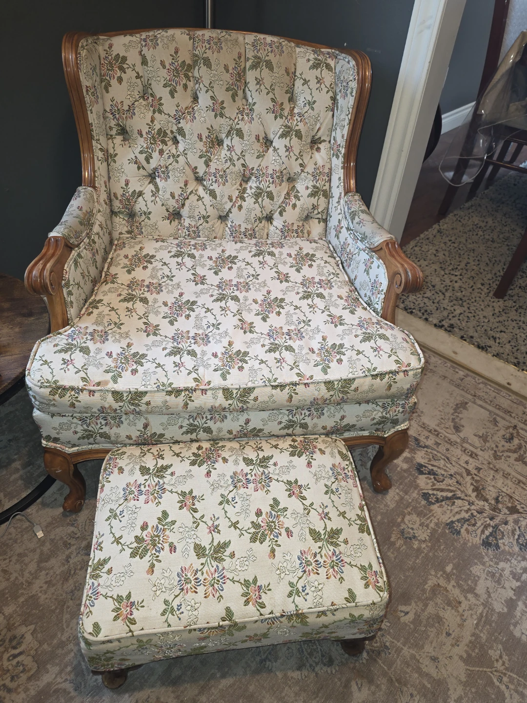 Vintage floral loveseat and armchair with ottoman - photo 5