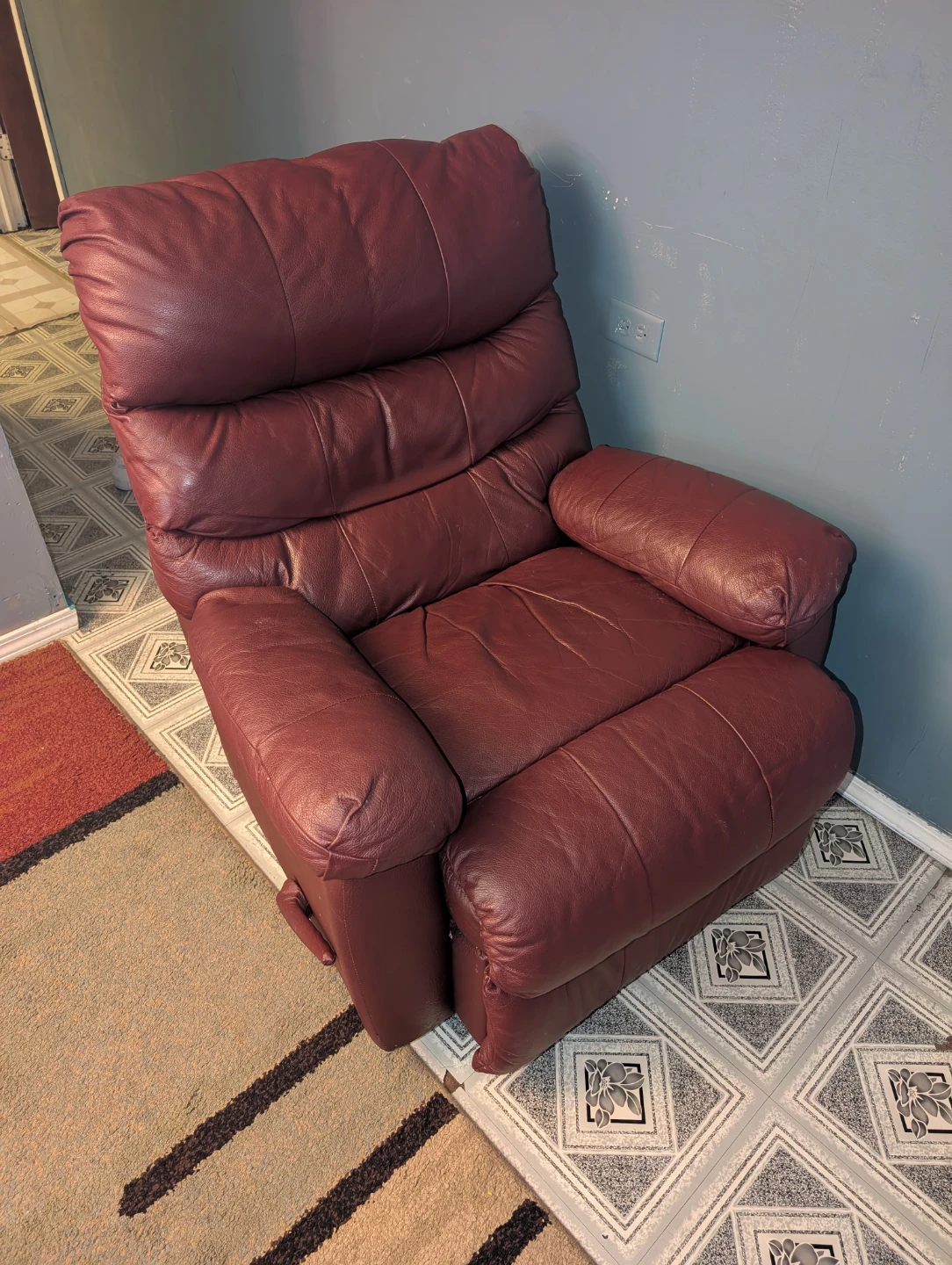 Reclining sofa