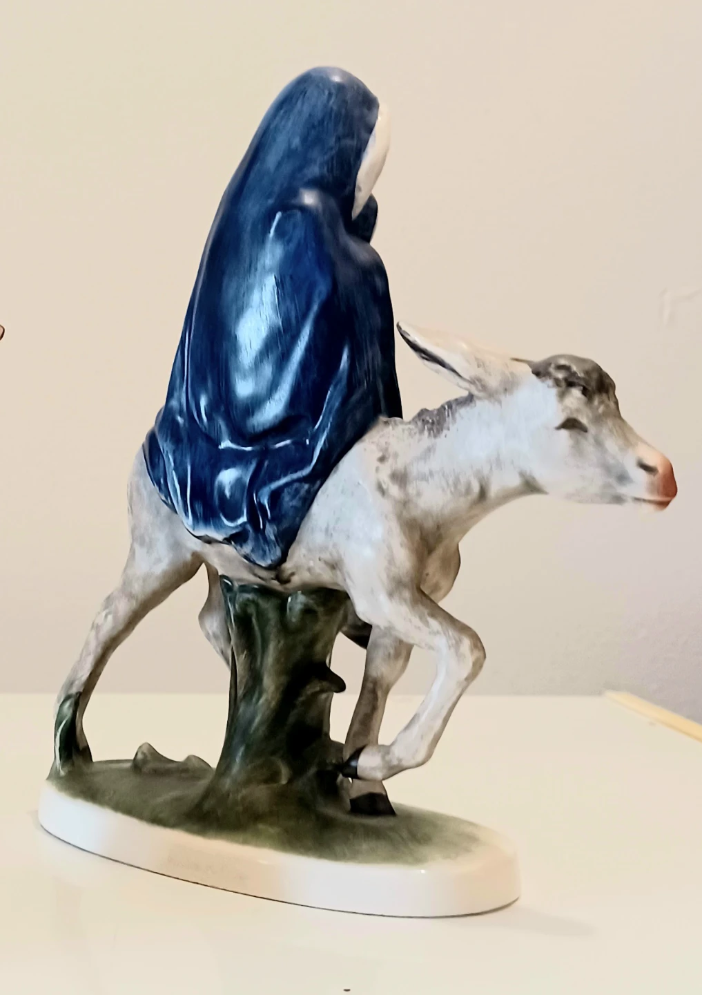 Vtg Goebel "Flight into Egypt" Set of 3 Pcs - photo 4