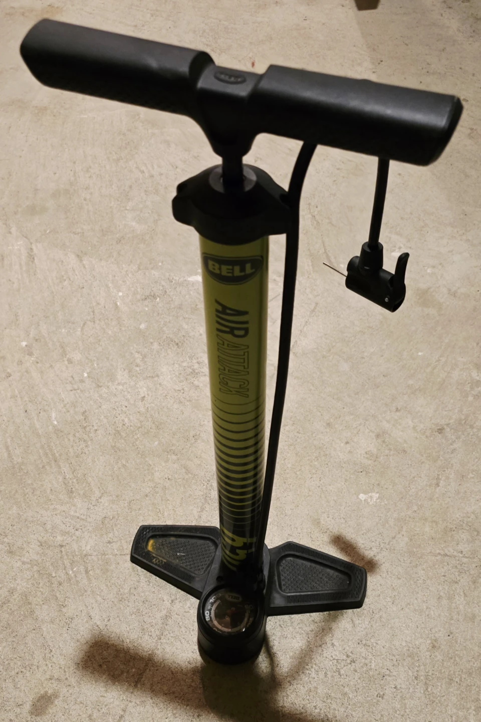 Bell Air Attack Floor Pump with Gauge