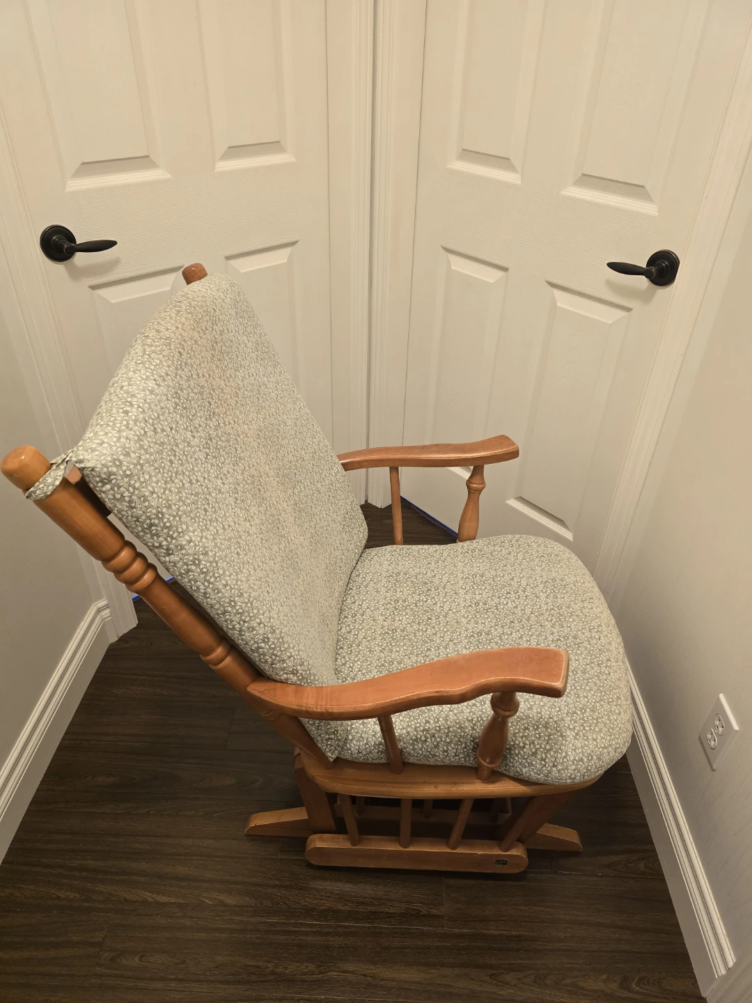 Glider Rocker Chair and Ottoman Set - photo 3