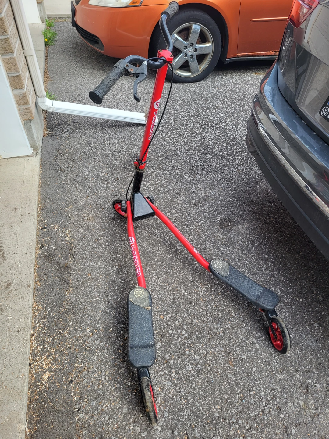 Red Fuzion Z300 Scooter-Needs TLC