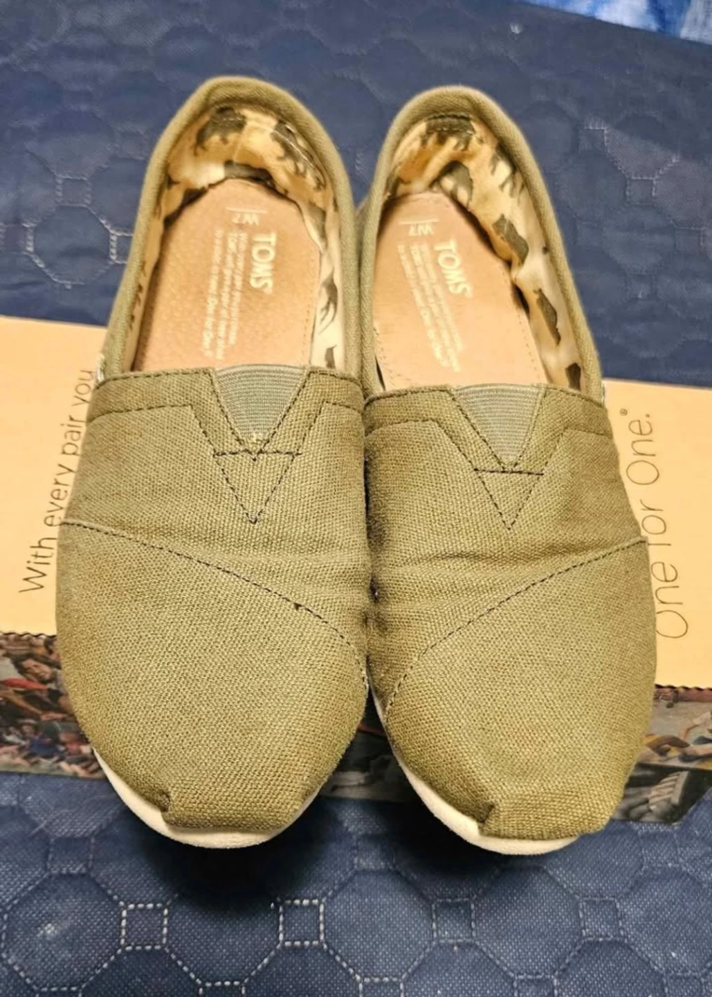 TOMS Women's Classic Olive Canvas Shoes - Size 7