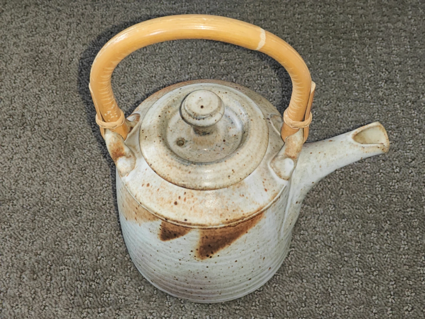Vintage Beige Pottery Art Teapot Signed w/ Wood Handle & Lid - photo 5