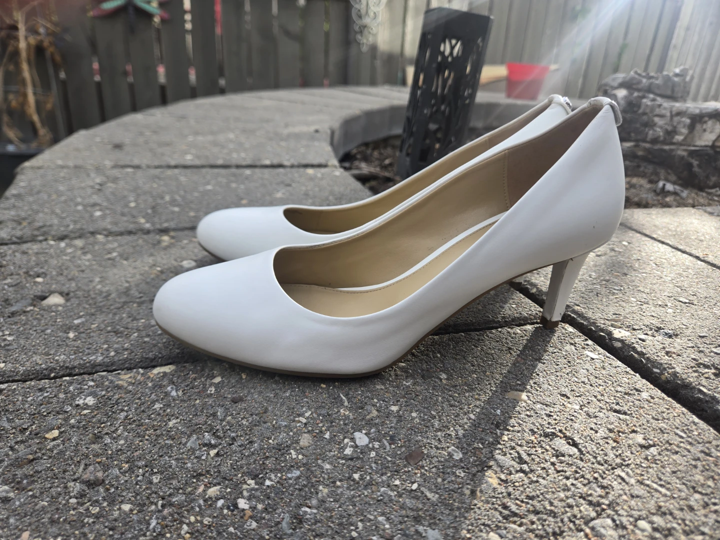 Michael Kors White Leather Pumps - photo 2