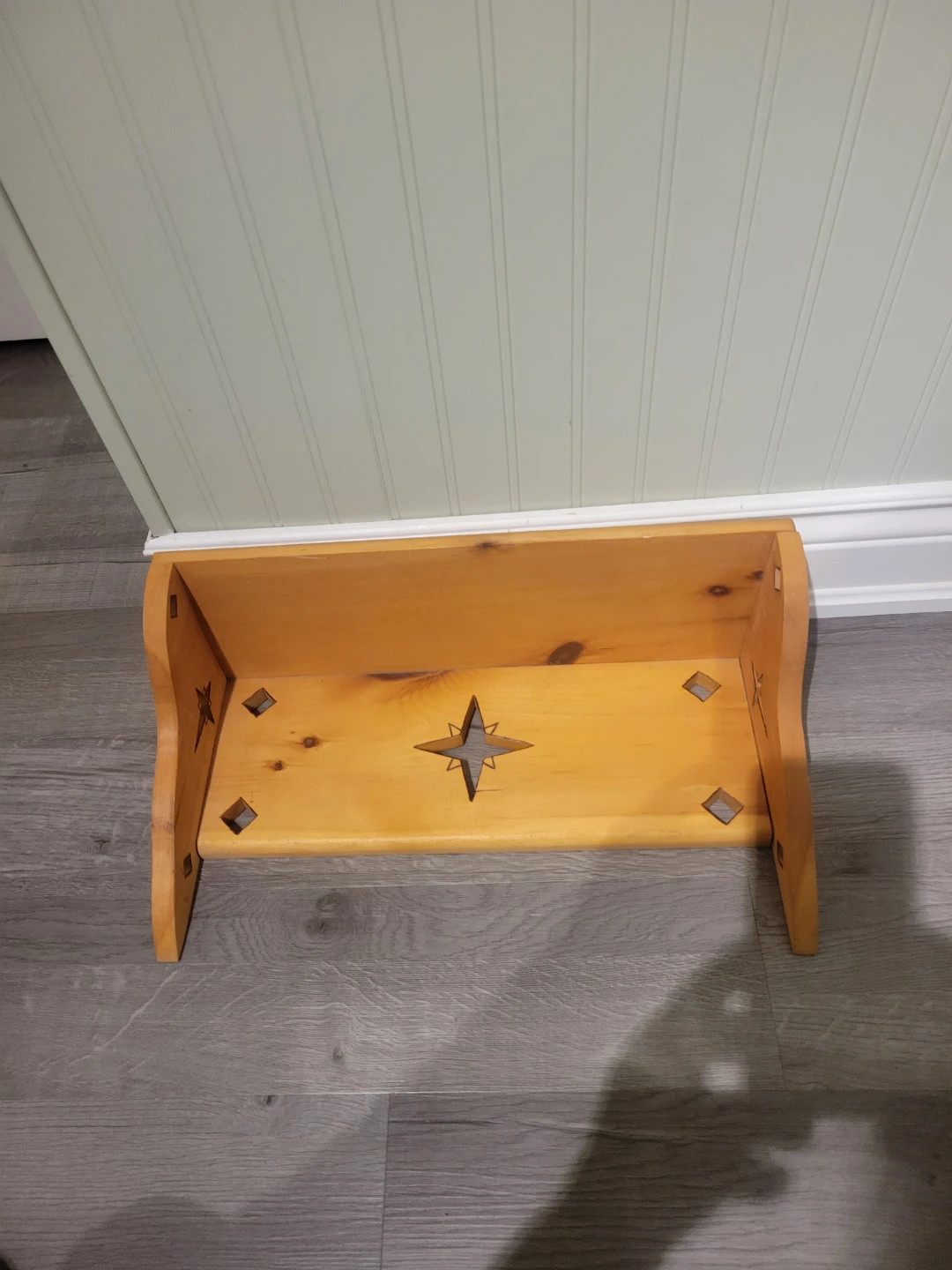 Celestrial Sun Cutouts Pine Wood Wall Shelf - photo 2