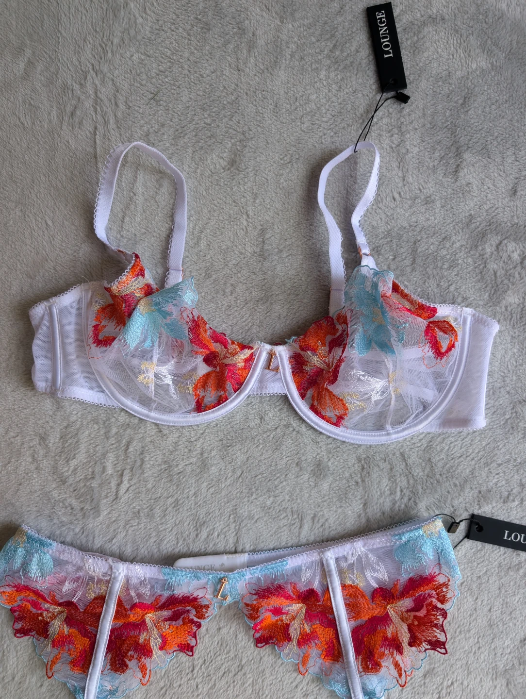Lounge Lily Embroidered Bra and Garter Set White/Floral - photo 2