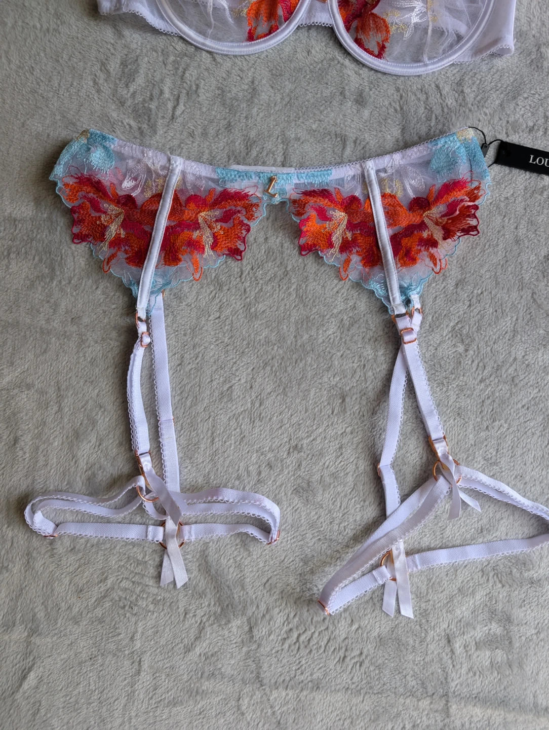 Lounge Lily Embroidered Bra and Garter Set White/Floral - photo 3