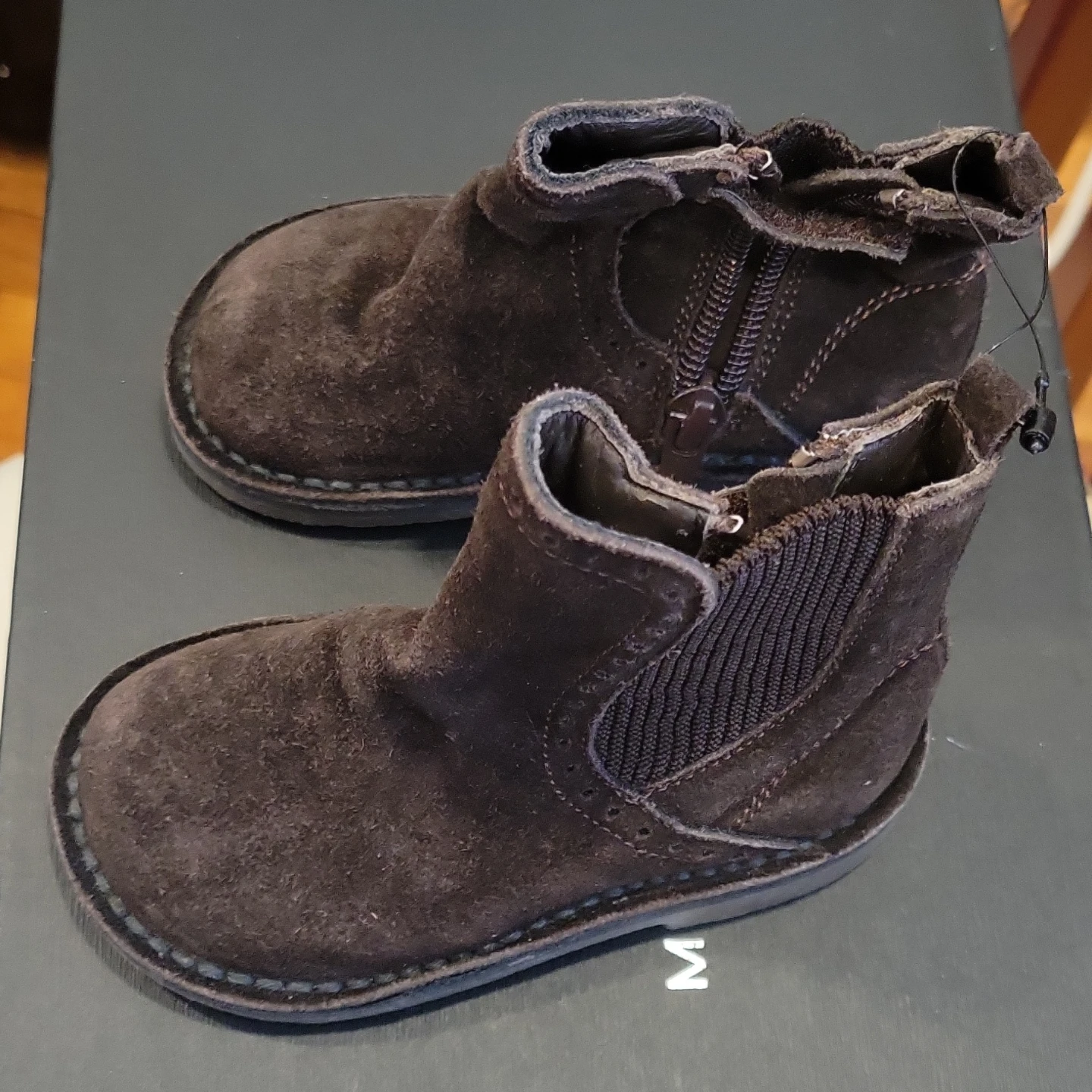 DOLCE GABBANA        Brown Suede Chelsea Boots - photo 3