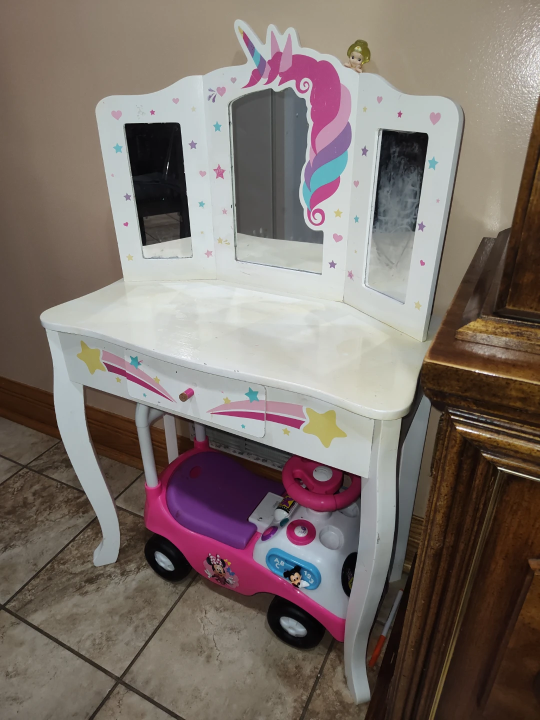 Kids Unicorn Vanity with Mirror and Drawer
